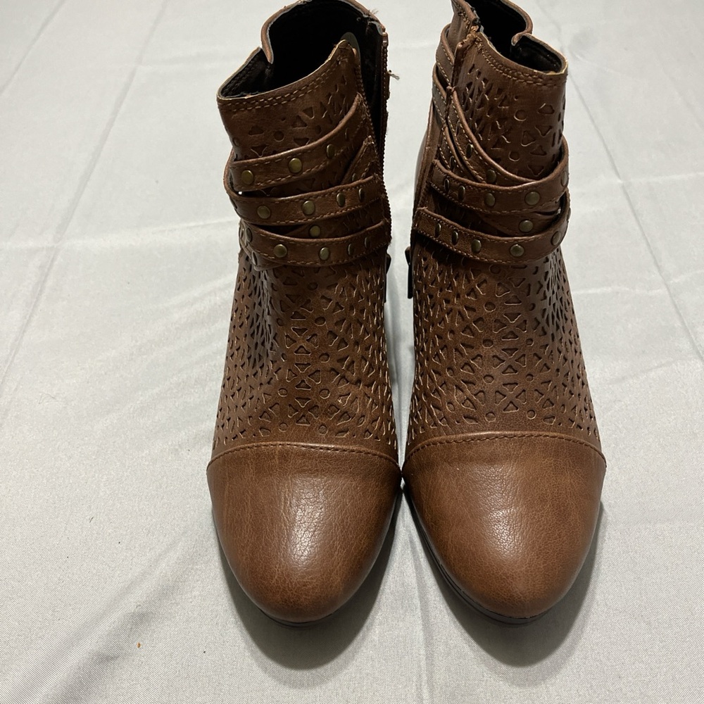 Rialto Fisher Ankle Boots‎ Women's 6.5 M Brown Cognac Studded Biker Booties